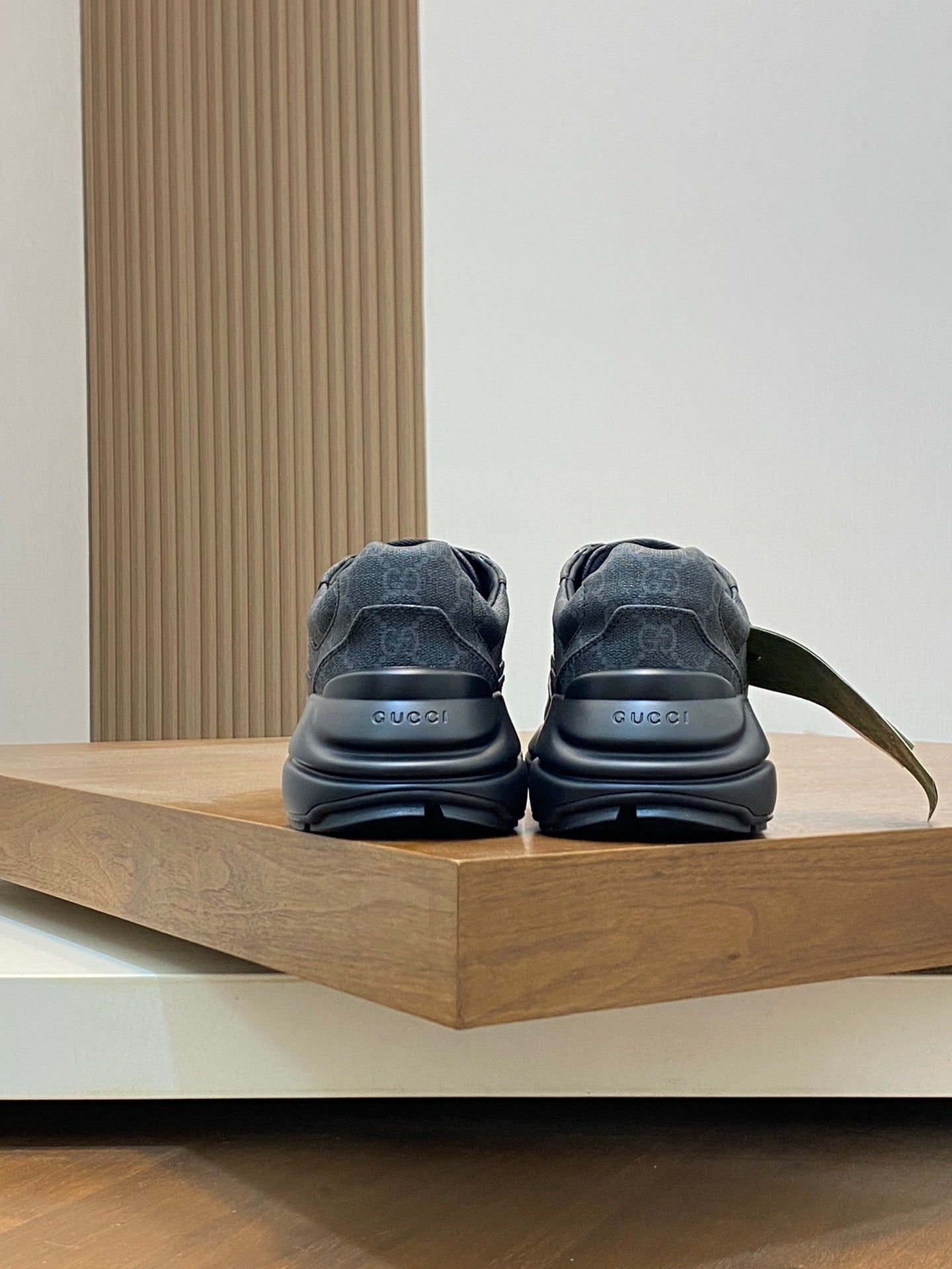 BLACK TEXTURED LOW-TOP SNEAKERS