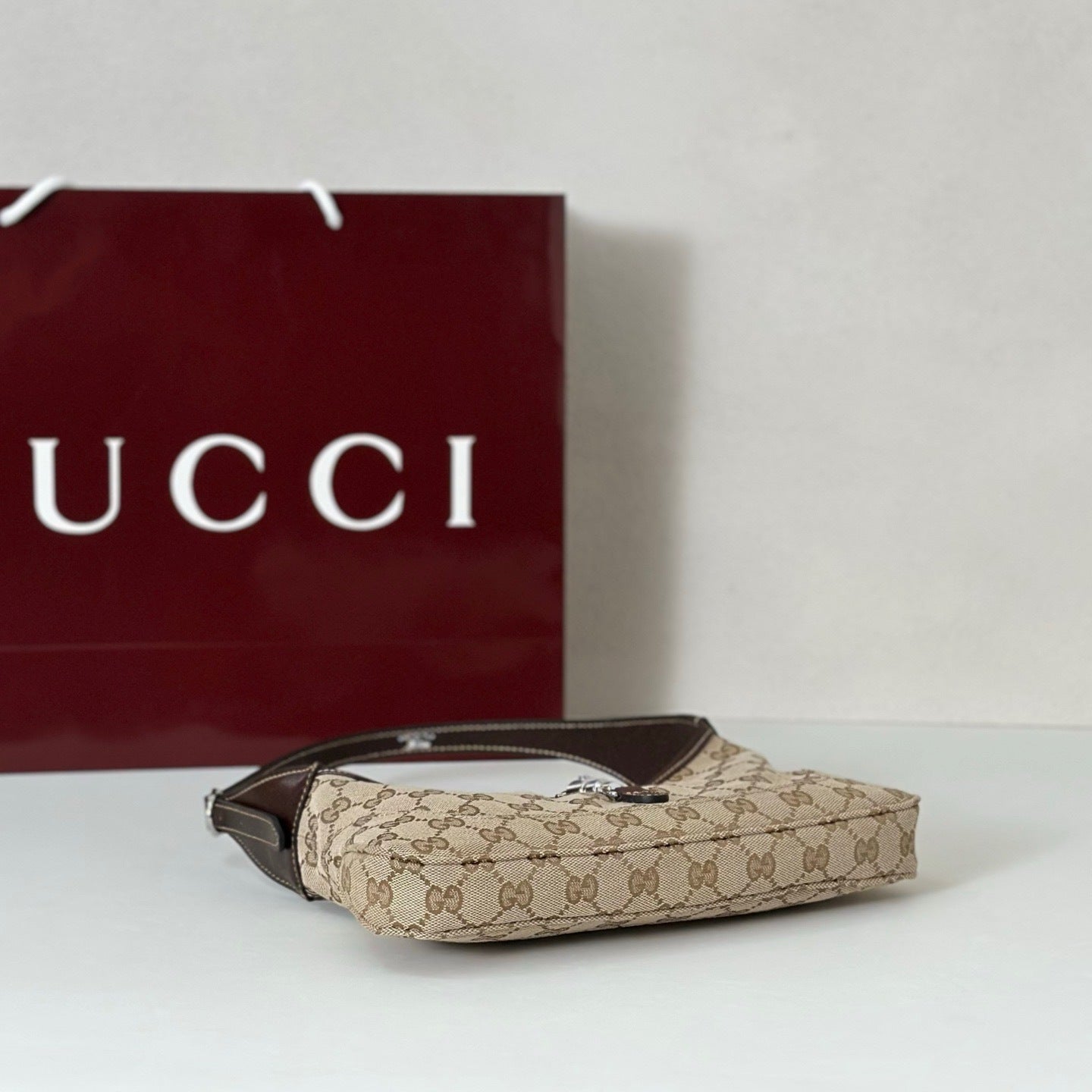 CLASSIC CANVAS SHOULDER BAG