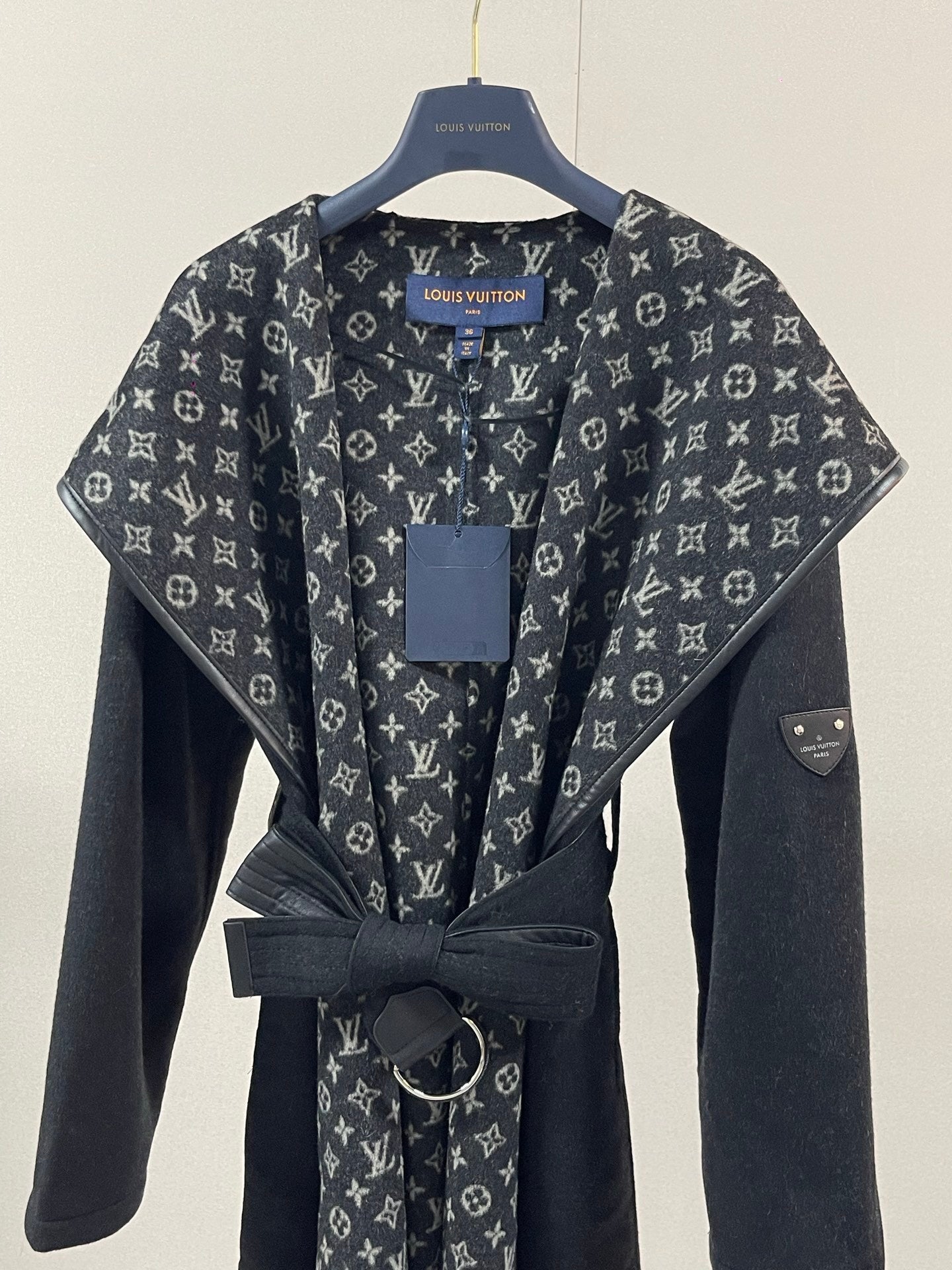 BELTED PATTERNED HOODED COAT