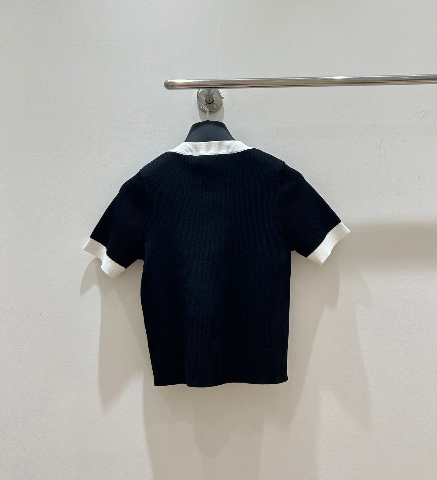 BLACK CONTRAST TRIM KNIT TOP