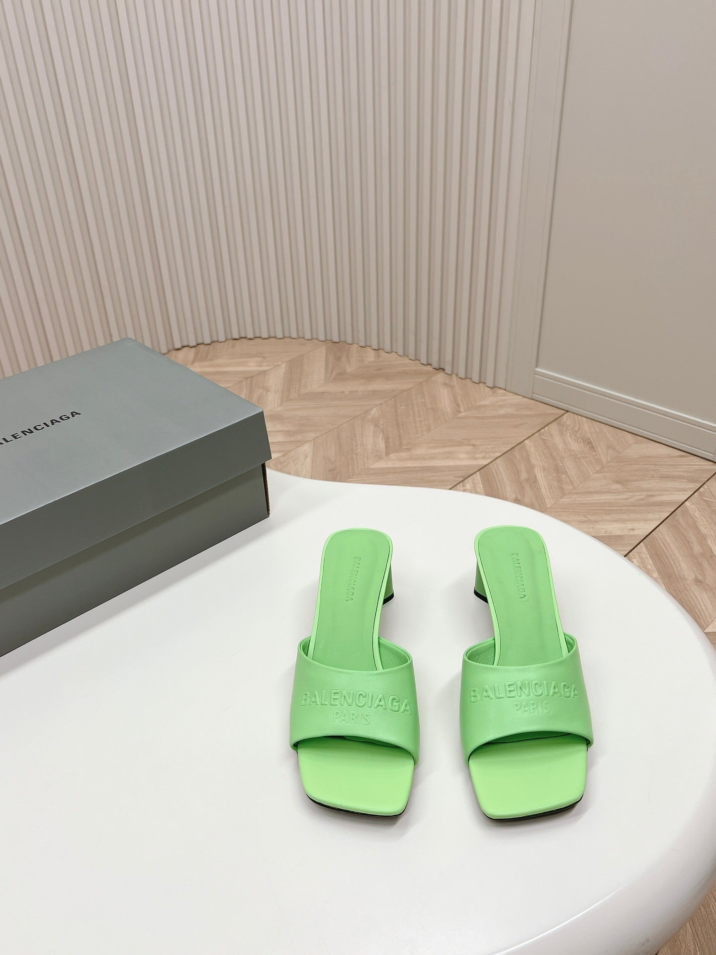 GREEN MINIMAL BLOCK HEEL MULES
