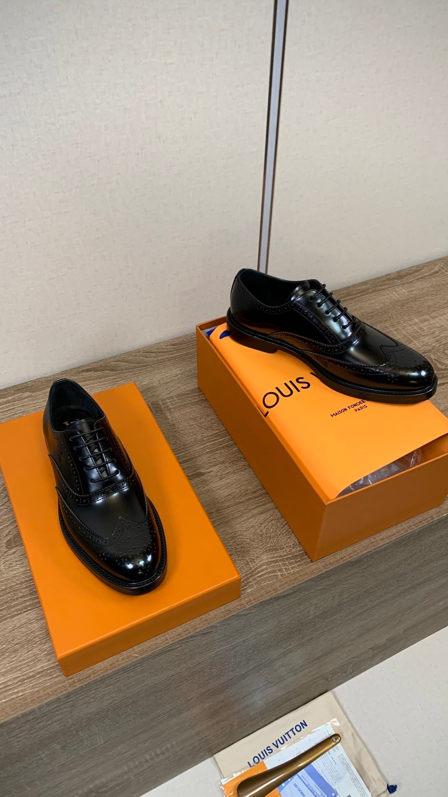 CLASSIC BLACK LEATHER BROGUE DRESS SHOES