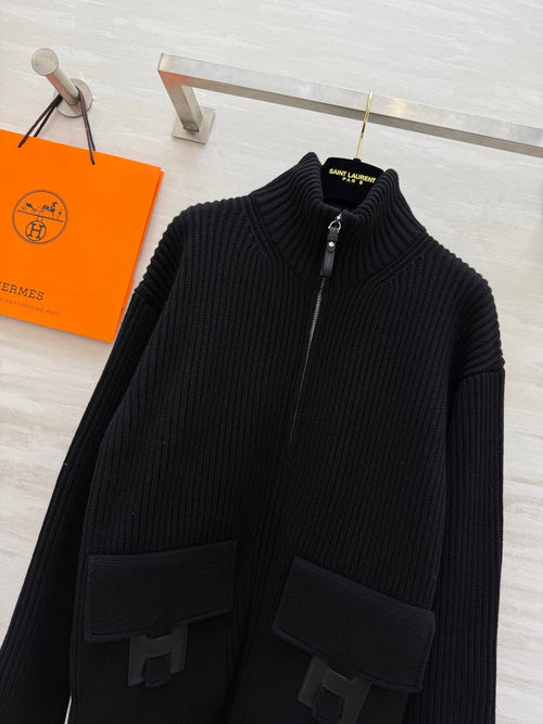 BLACK RIBBED ZIP-UP KNIT JACKET WITH UTILITY POCKETS