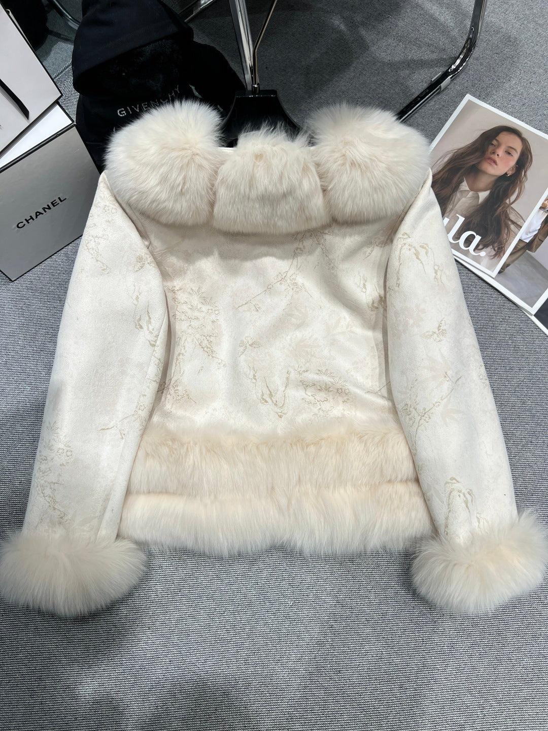 IVORY JACQUARD PUFFER JACKET WITH LUXURY FUR TRIM