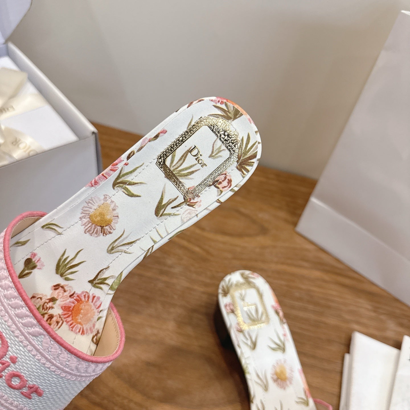 PINK FLORAL LOGO STRAP SLIDE SANDALS