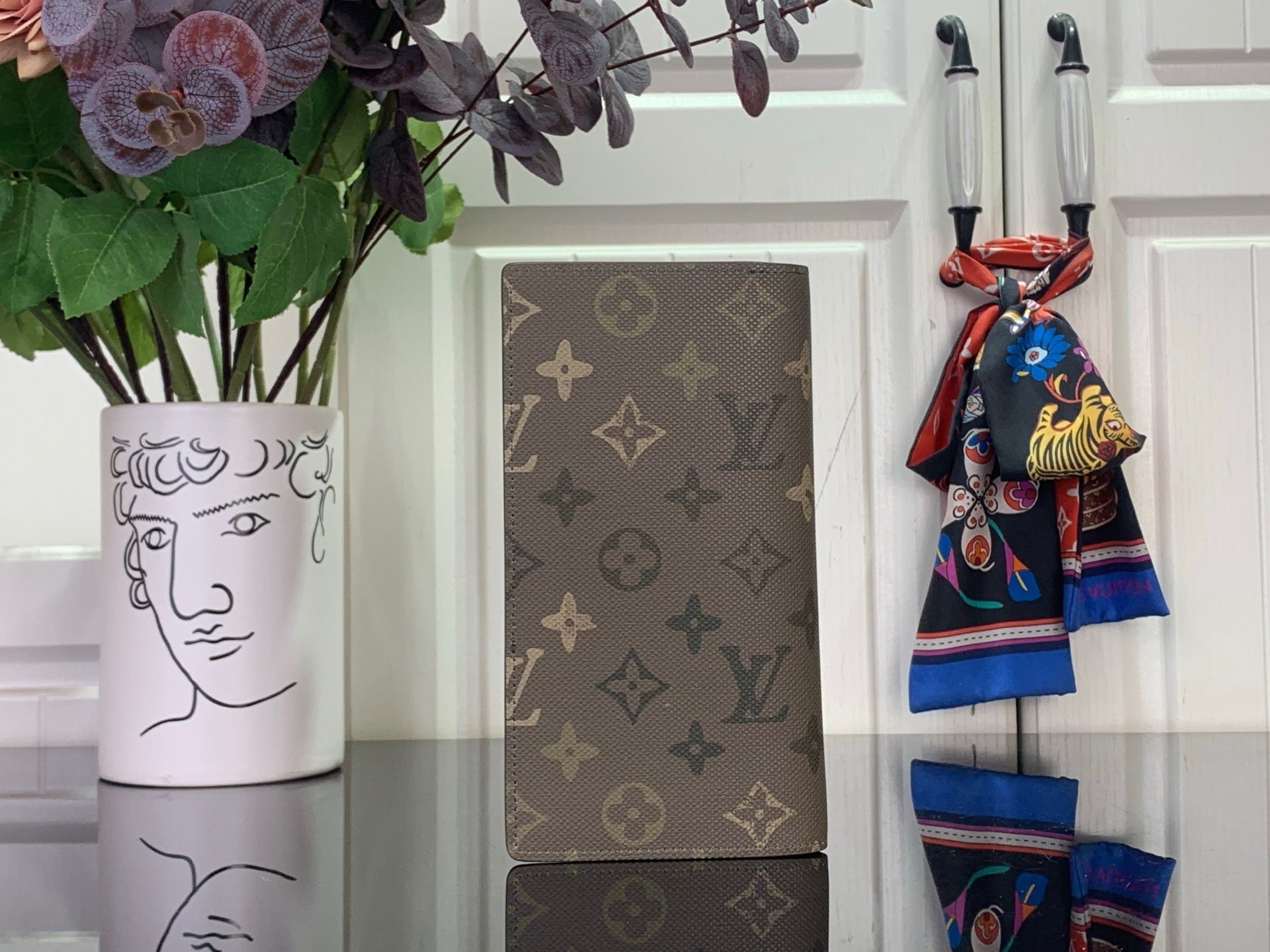 CLASSIC MONOGRAM SLIM WALLET