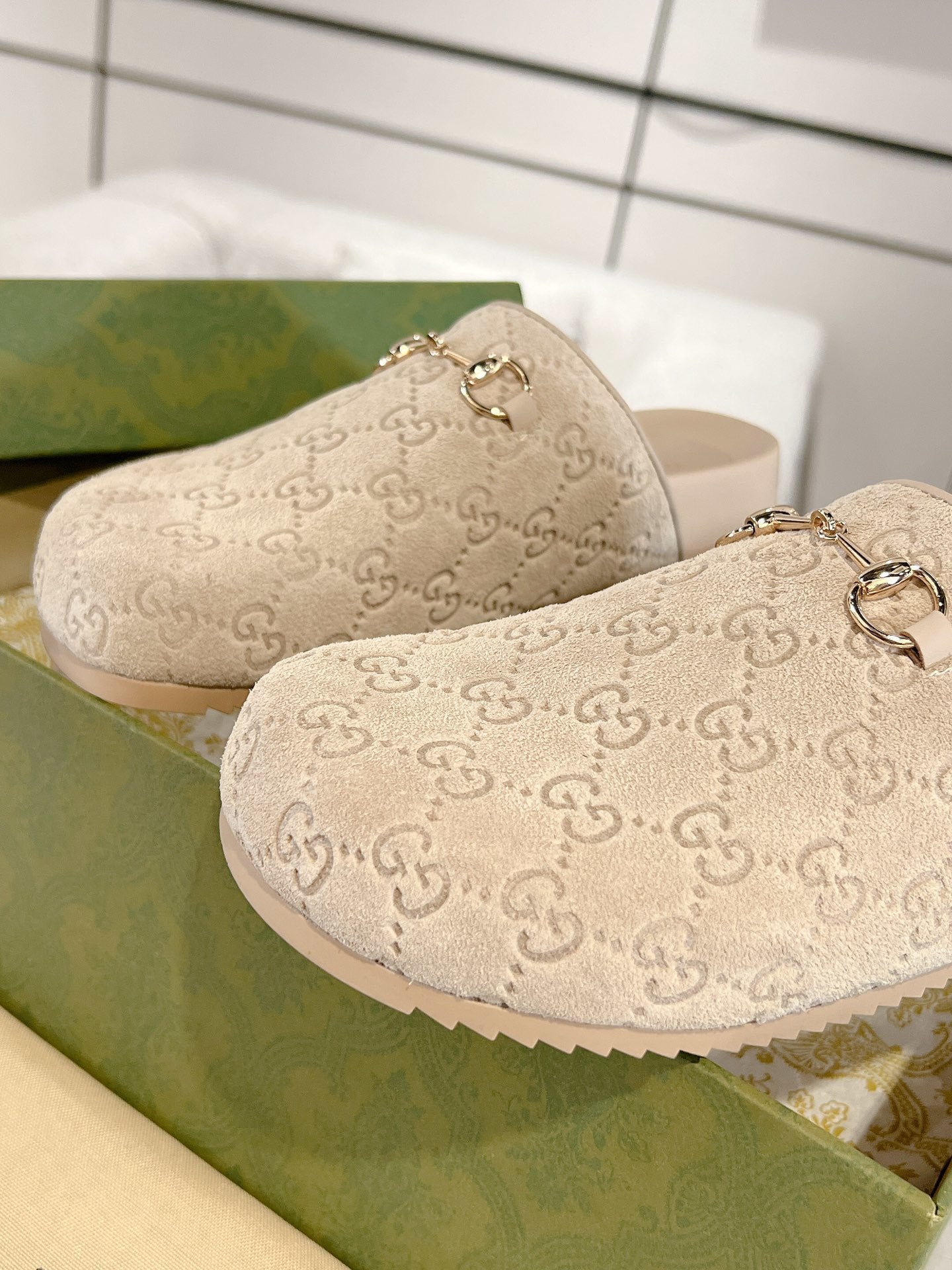 CREAM EMBOSSED MULE SLIDES