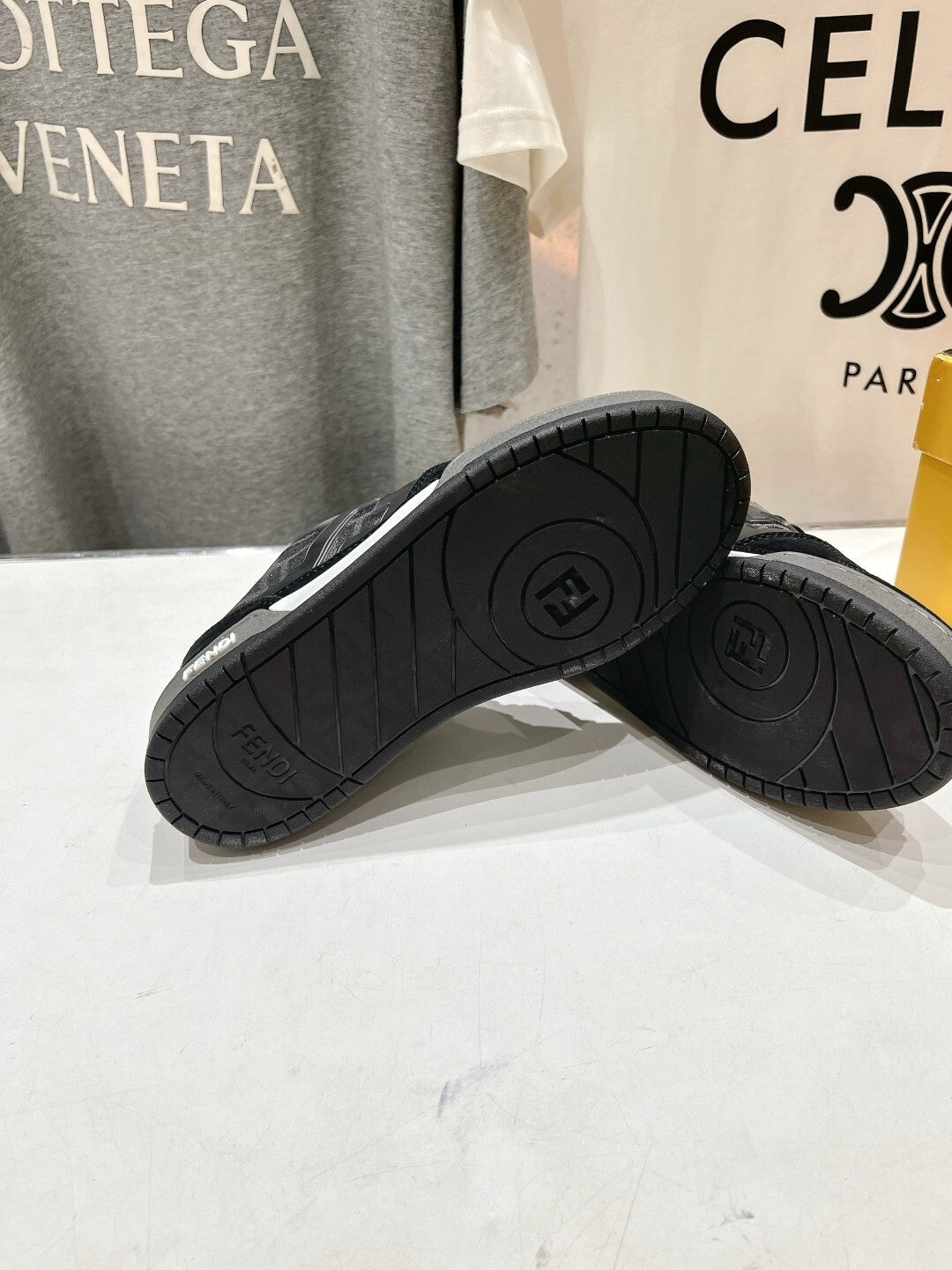 BLACK LOW-TOP URBAN SNEAKERS WITH TONAL DETAILING