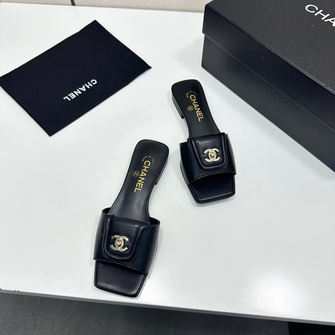 BLACK CLASSIC SLIDE SANDALS