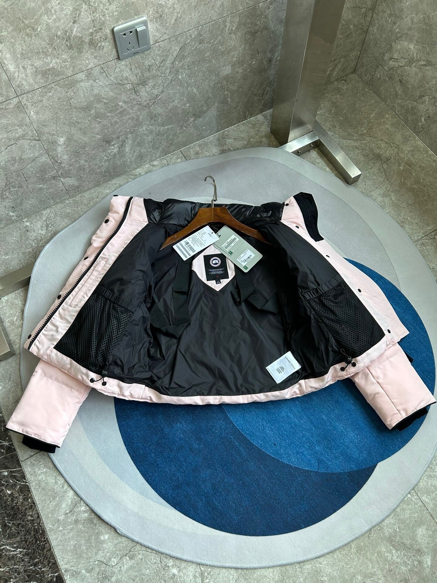 SHORT PADDED PUFFER JACKET WITH STAND COLLAR