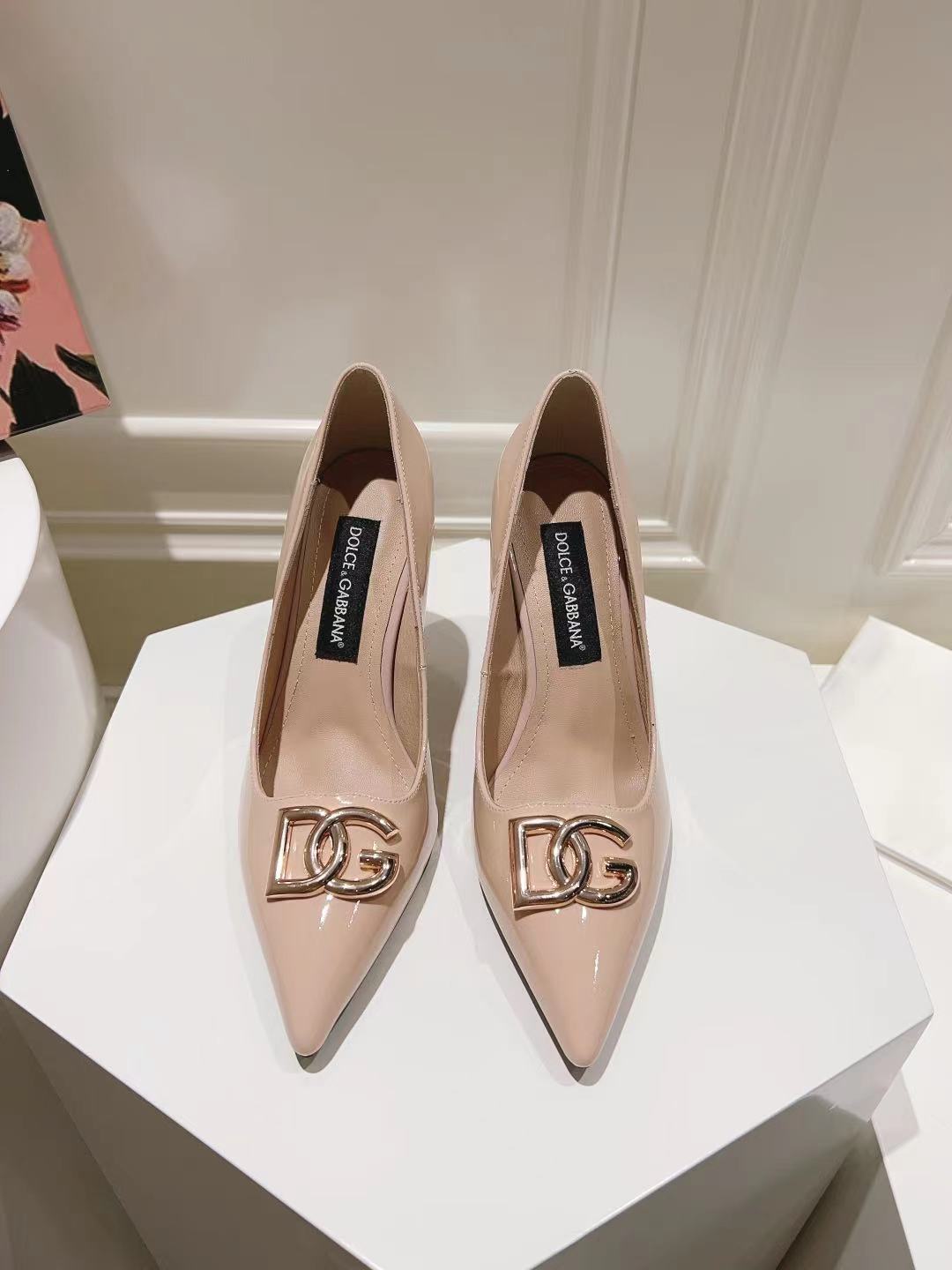 NUDE PATENT POINTED TOE HEEL PUMPS