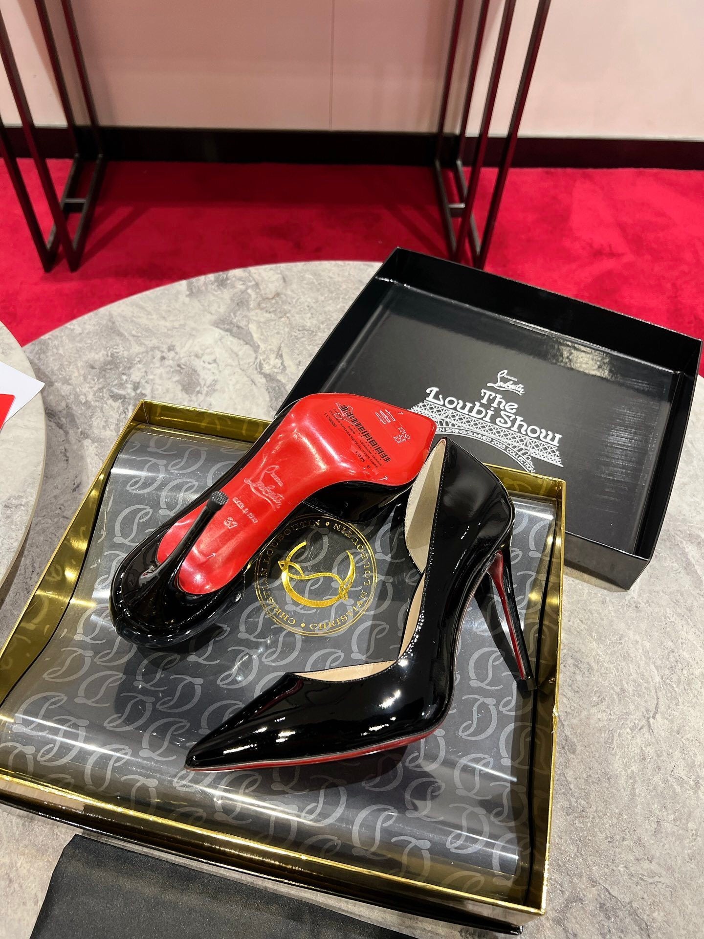 BLACK PATENT STILETTO POINTED PUMPS