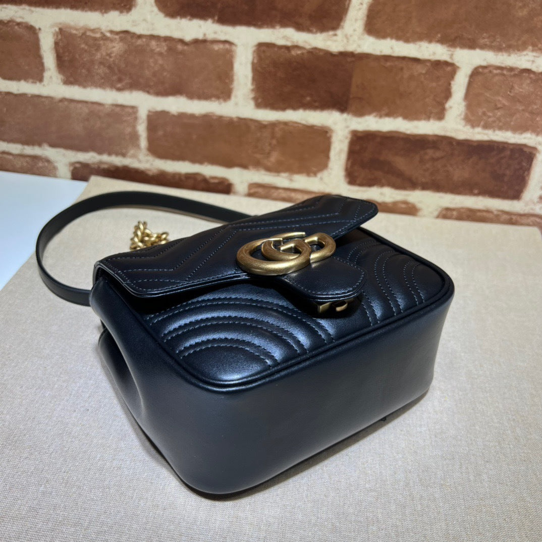 QUILTED MINI SHOULDER BAG WITH CHAIN DETAIL