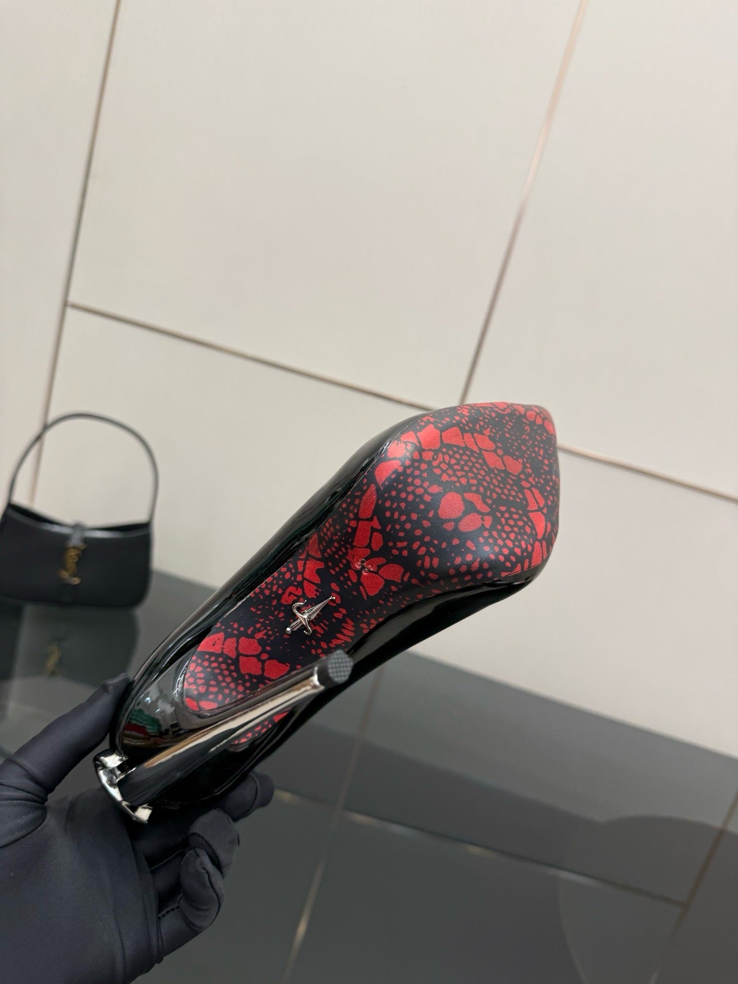 METALLIC DAGGER STILETTO PUMPS – BLACK PATENT EDITION