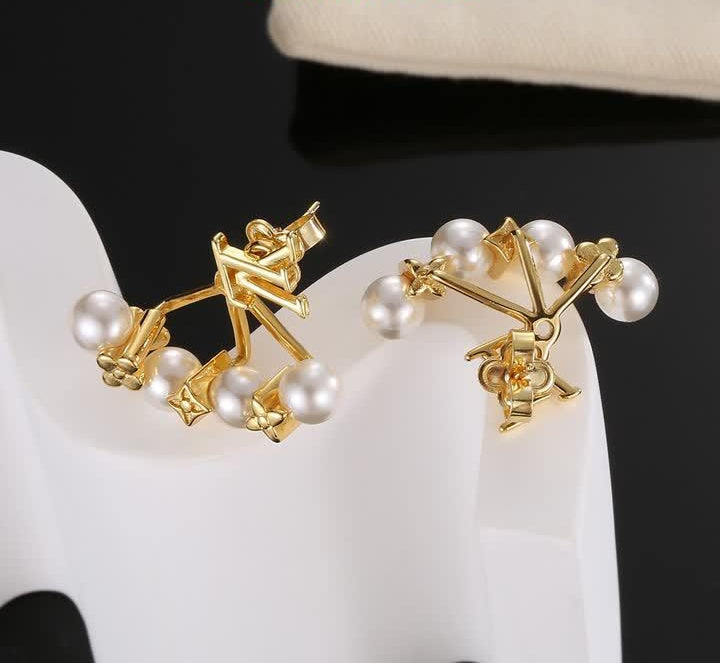GOLD-TONE PEARL ACCENT LETTER DROP EARRINGS