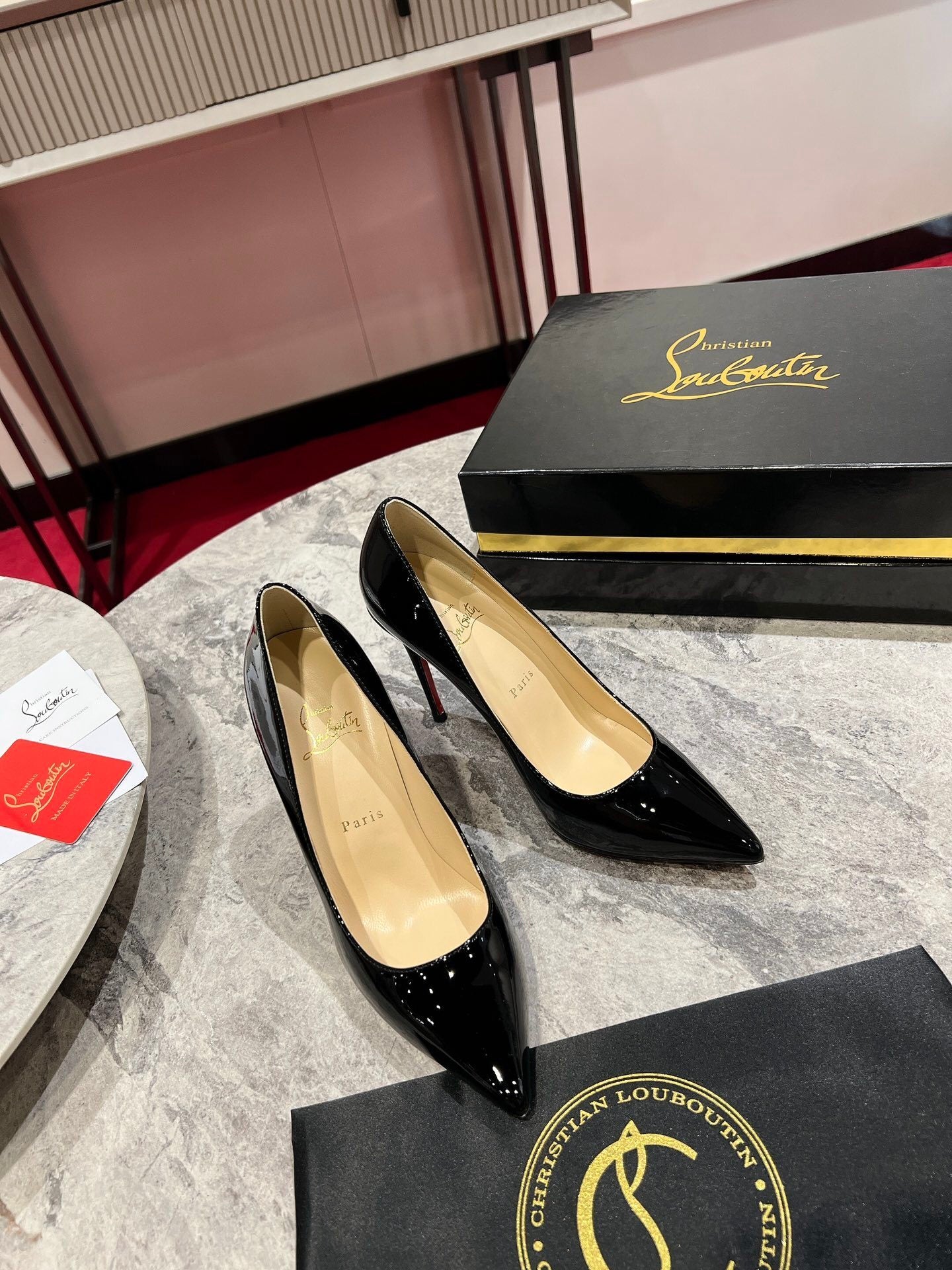 BLACK PATENT CLASSIC POINTED PUMPS