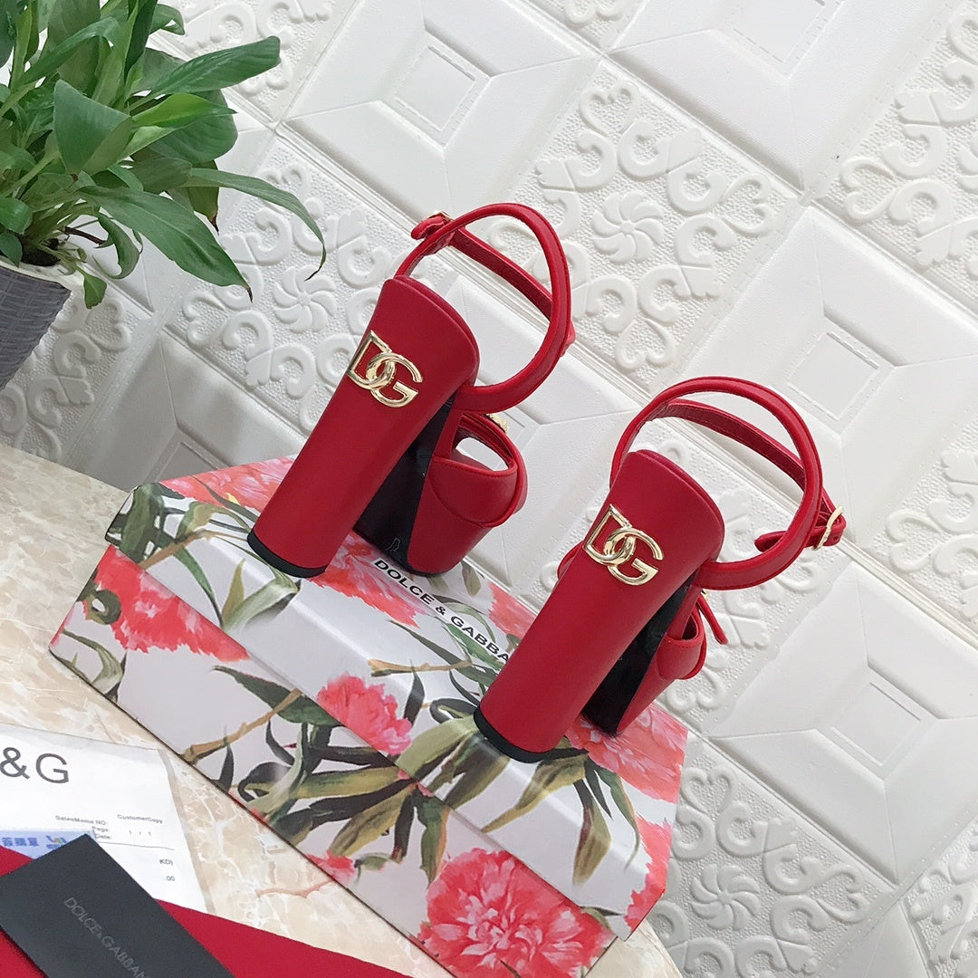 RED PLATFORM SANDALS WITH GOLD-TONE HARDWARE
