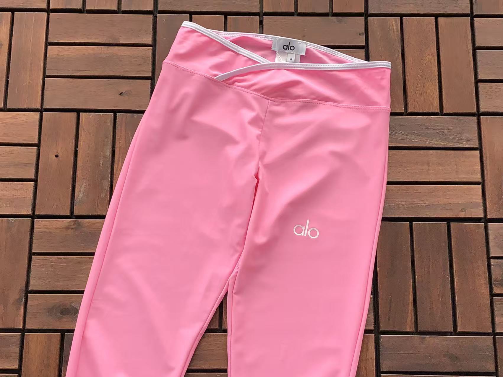 SPORT BRA & LEGGINGS SET
