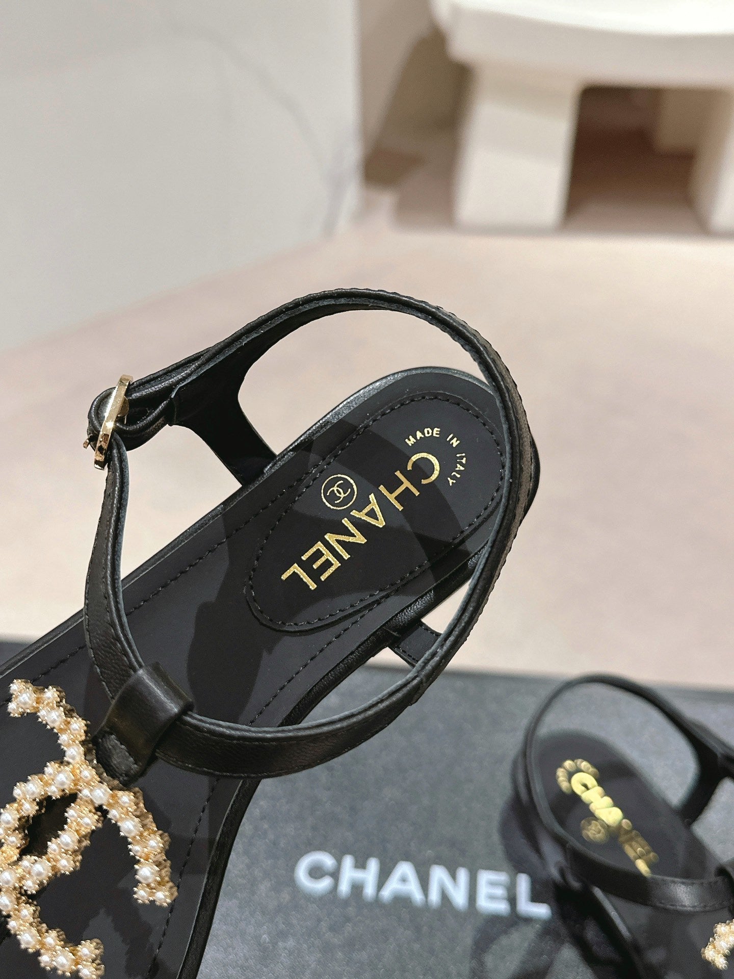 BLACK STRAP SANDALS
