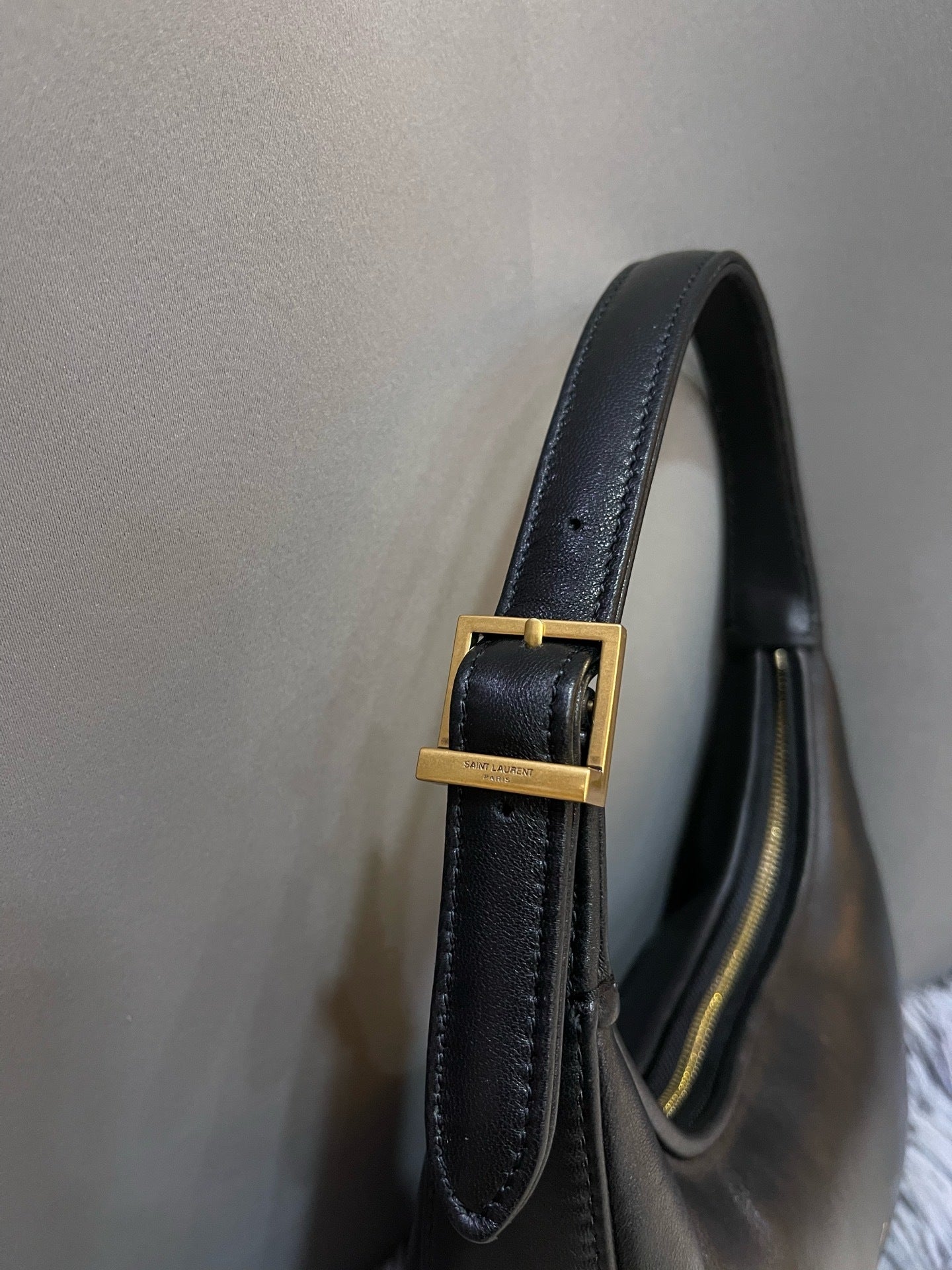 MINIMAL LEATHER SHOULDER BAG