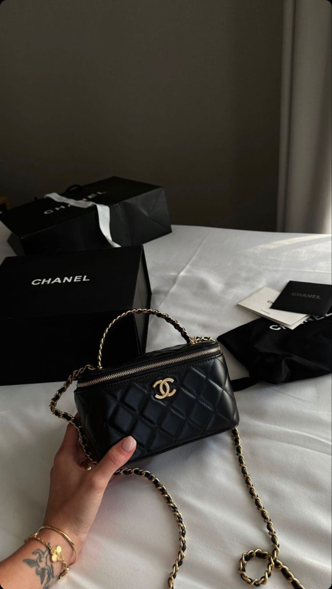 QUILTED MINI VANITY CROSSBODY BAG