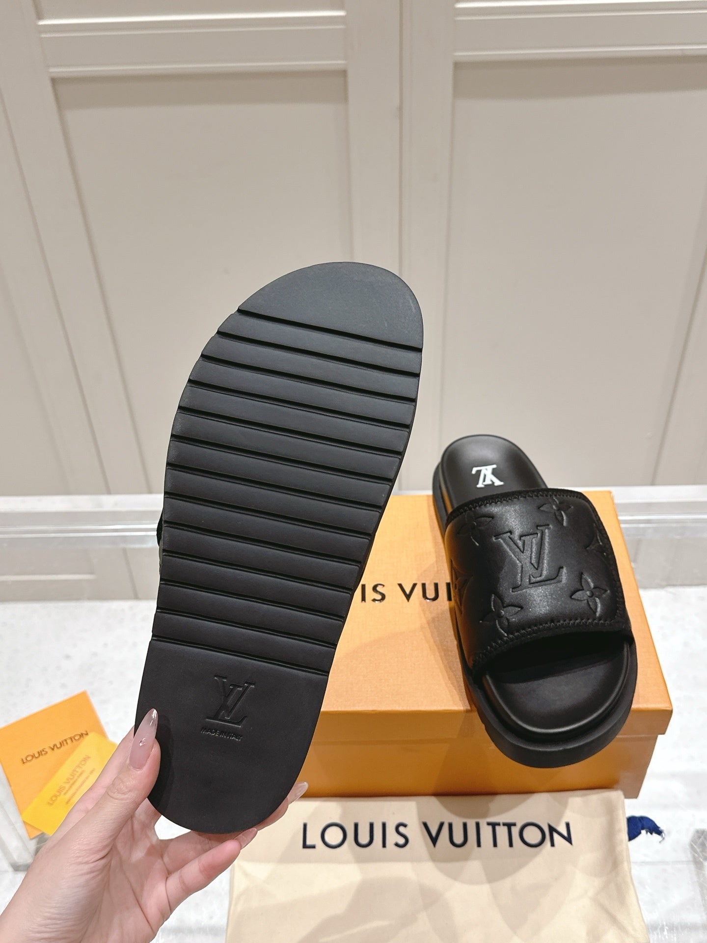 BLACK EMBOSSED SLIDE SANDALS