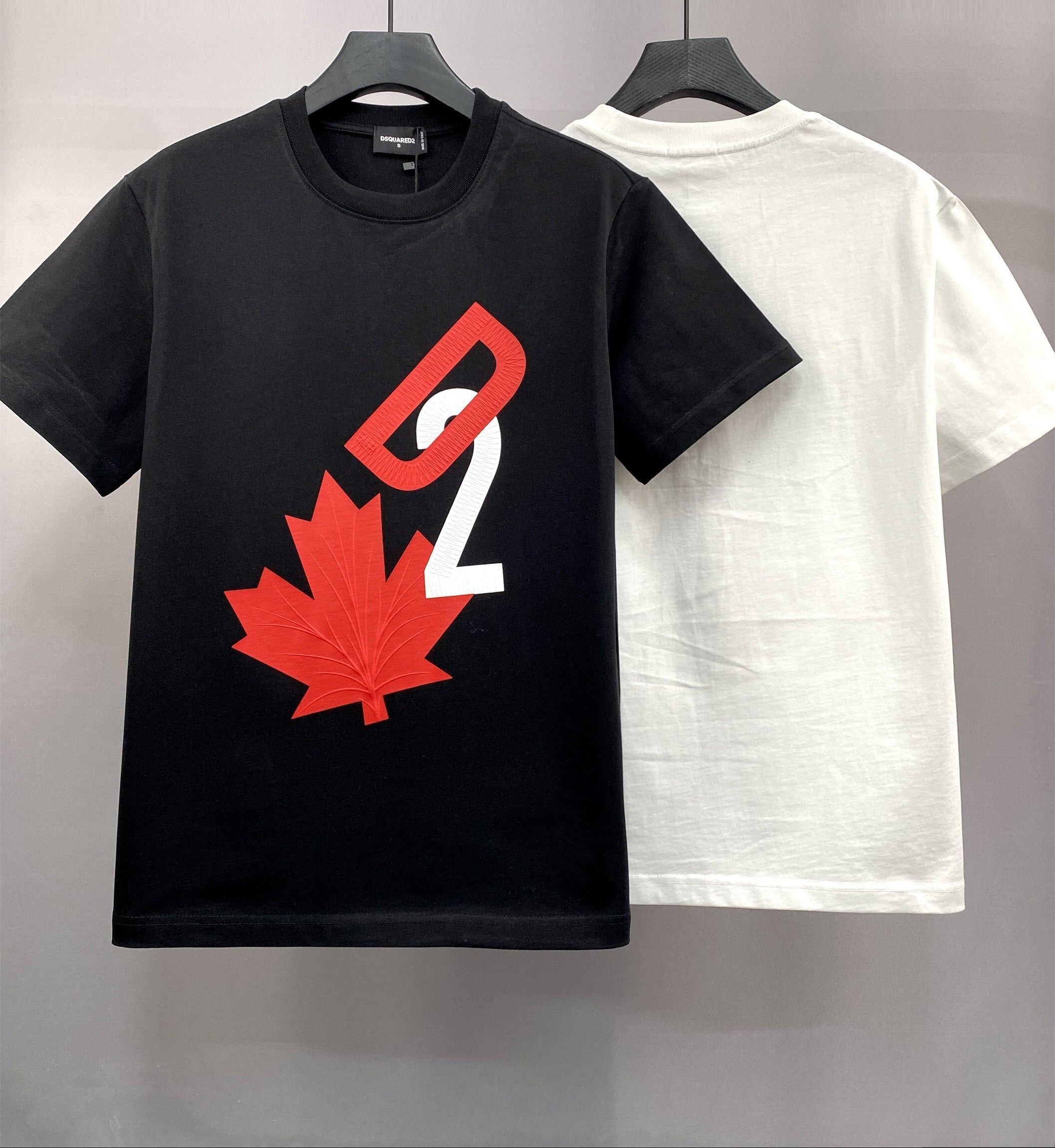 BOLD LEAF GRAPHIC T-SHIRT