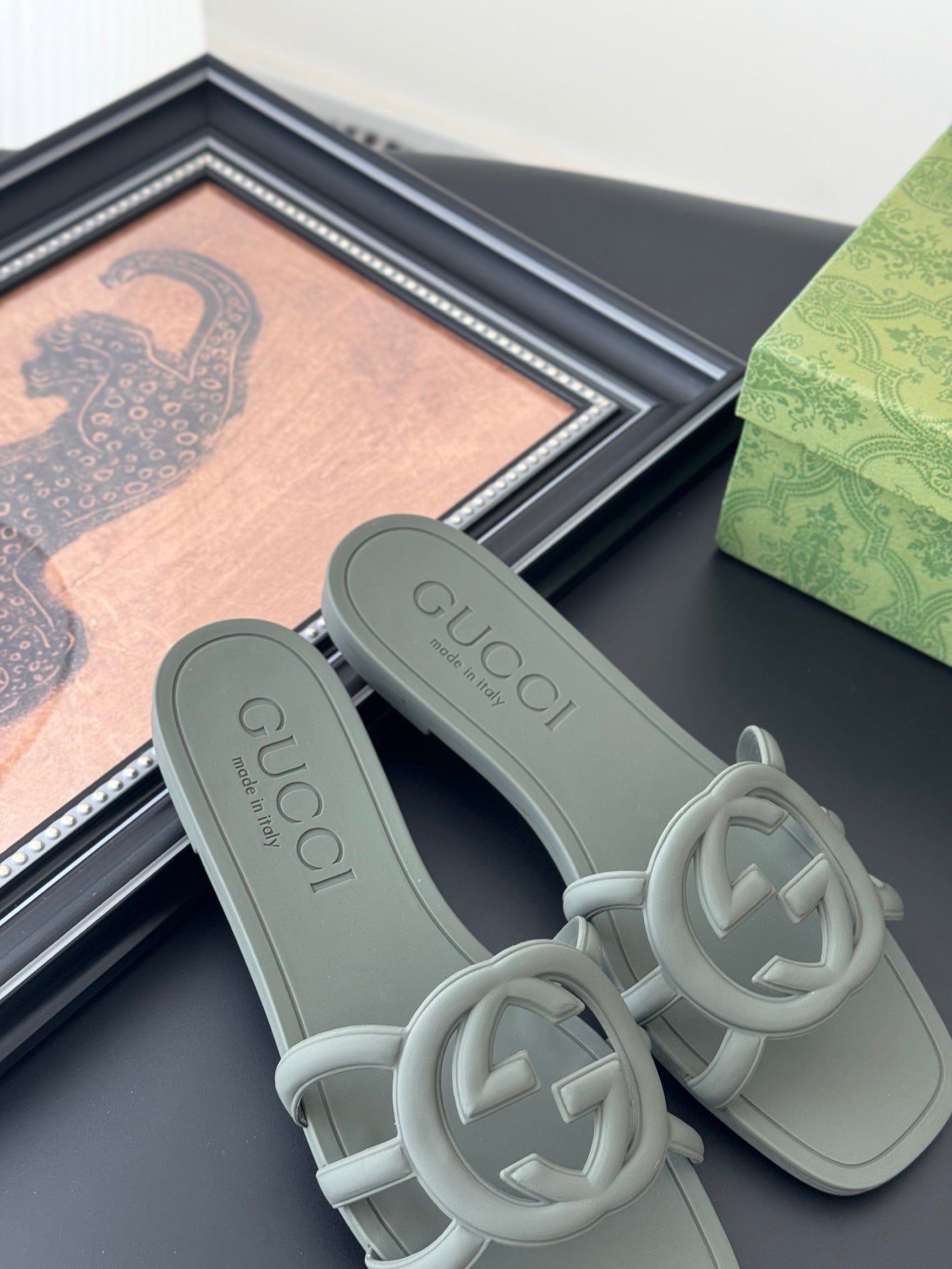 SAGE GREEN LOGO DETAIL FLAT SLIDES