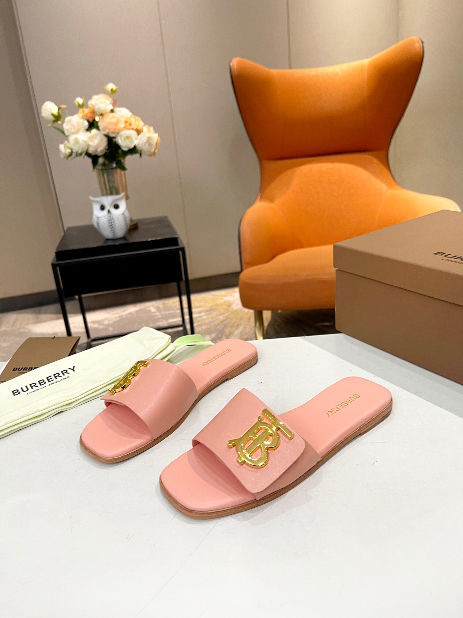 PINK GOLD-DETAIL FLAT SLIDE SANDALS