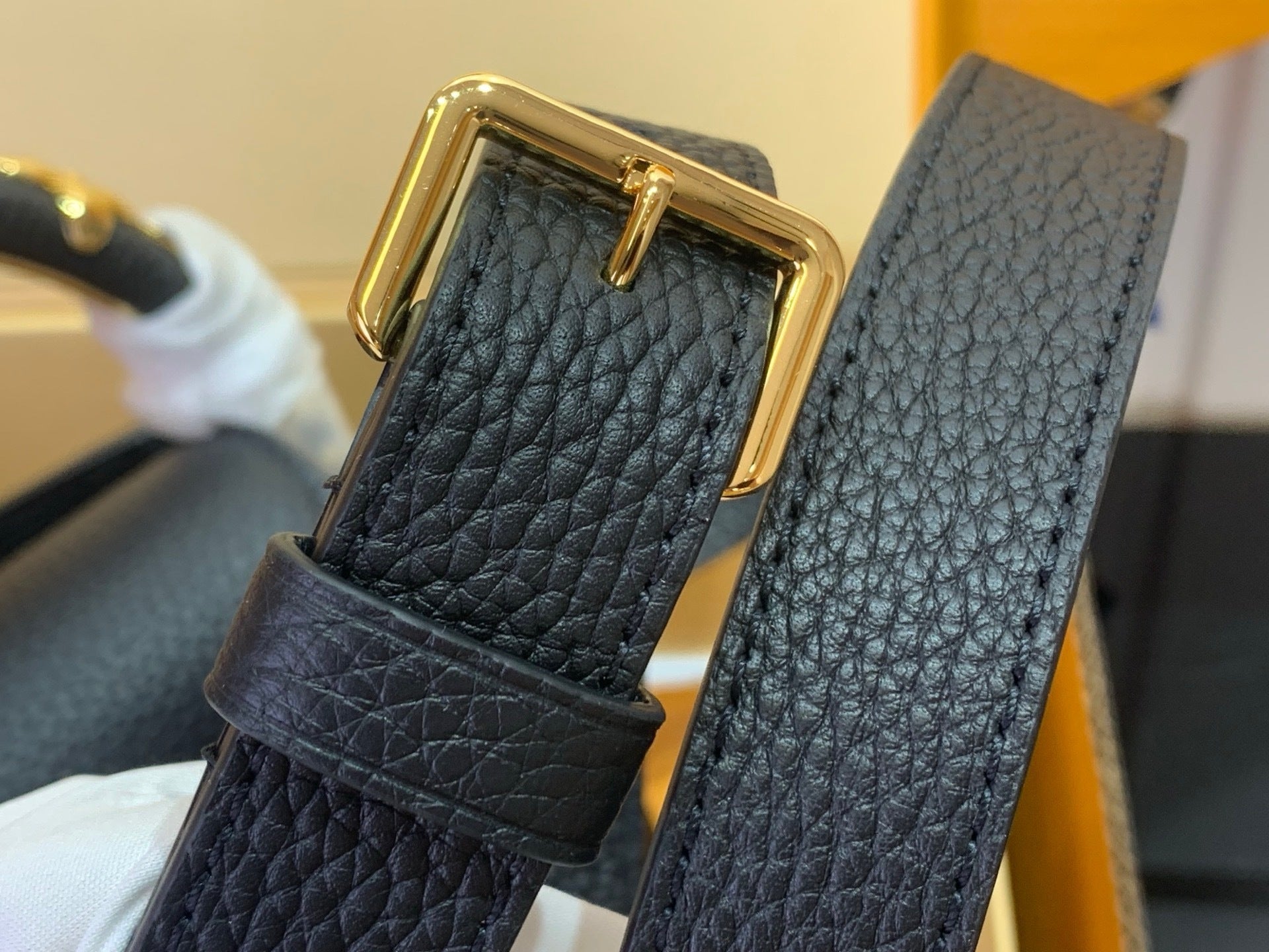 STRUCTURED TOP HANDLE BAG WITH GOLD LOGO