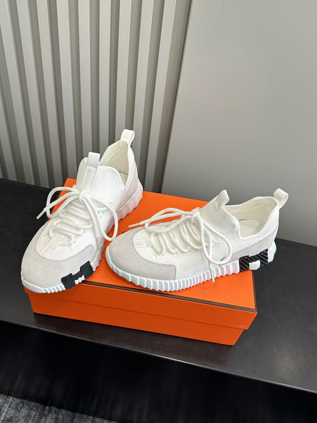 WHITE TECH-KNIT SNEAKERS WITH SUEDE DETAILS & SCULPTED SOLE