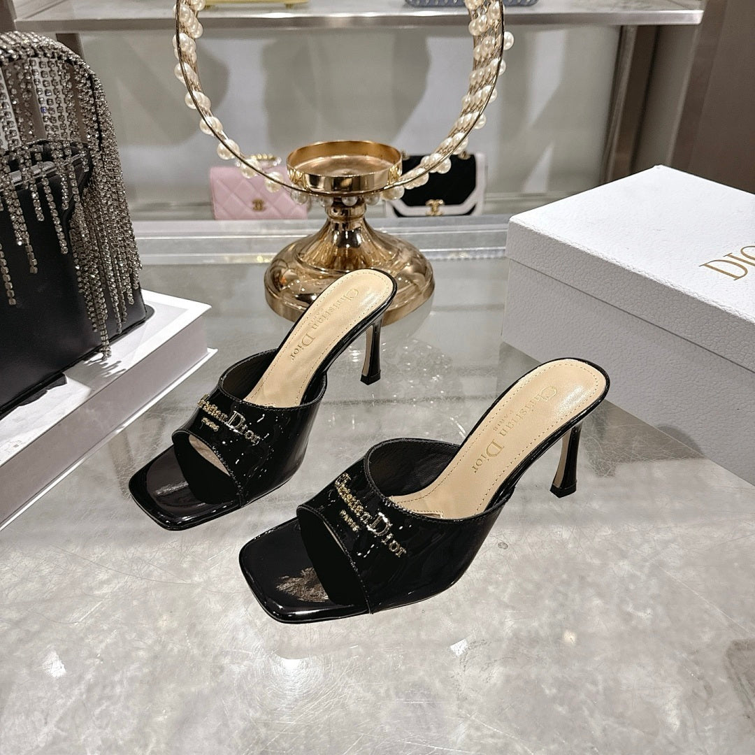 BLACK PATENT SQUARE-TOE MULE HEELS