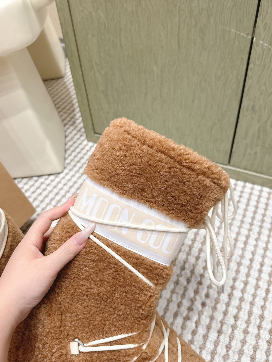 BROWN FAUX FUR LINED WINTER BOOTS