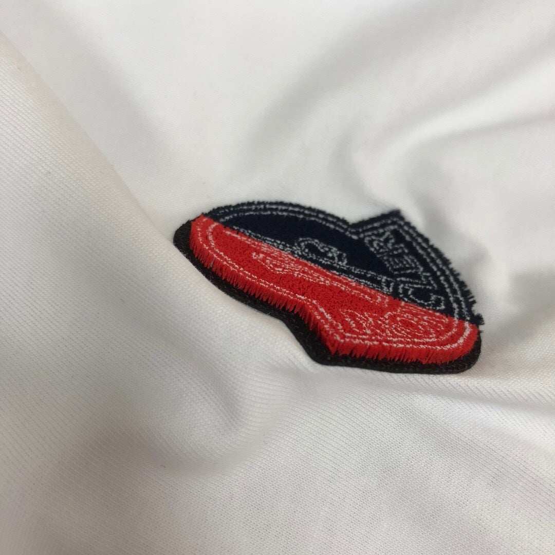 CLASSIC LOGO PATCH CREW NECK T-SHIRT