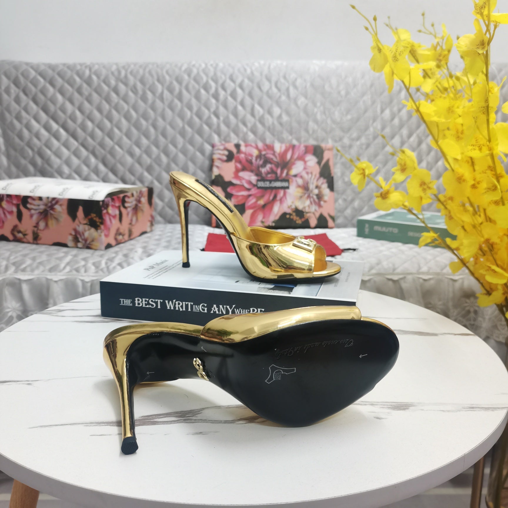 GOLD METALLIC MULE HEEL SANDALS WITH LOGO DETAIL