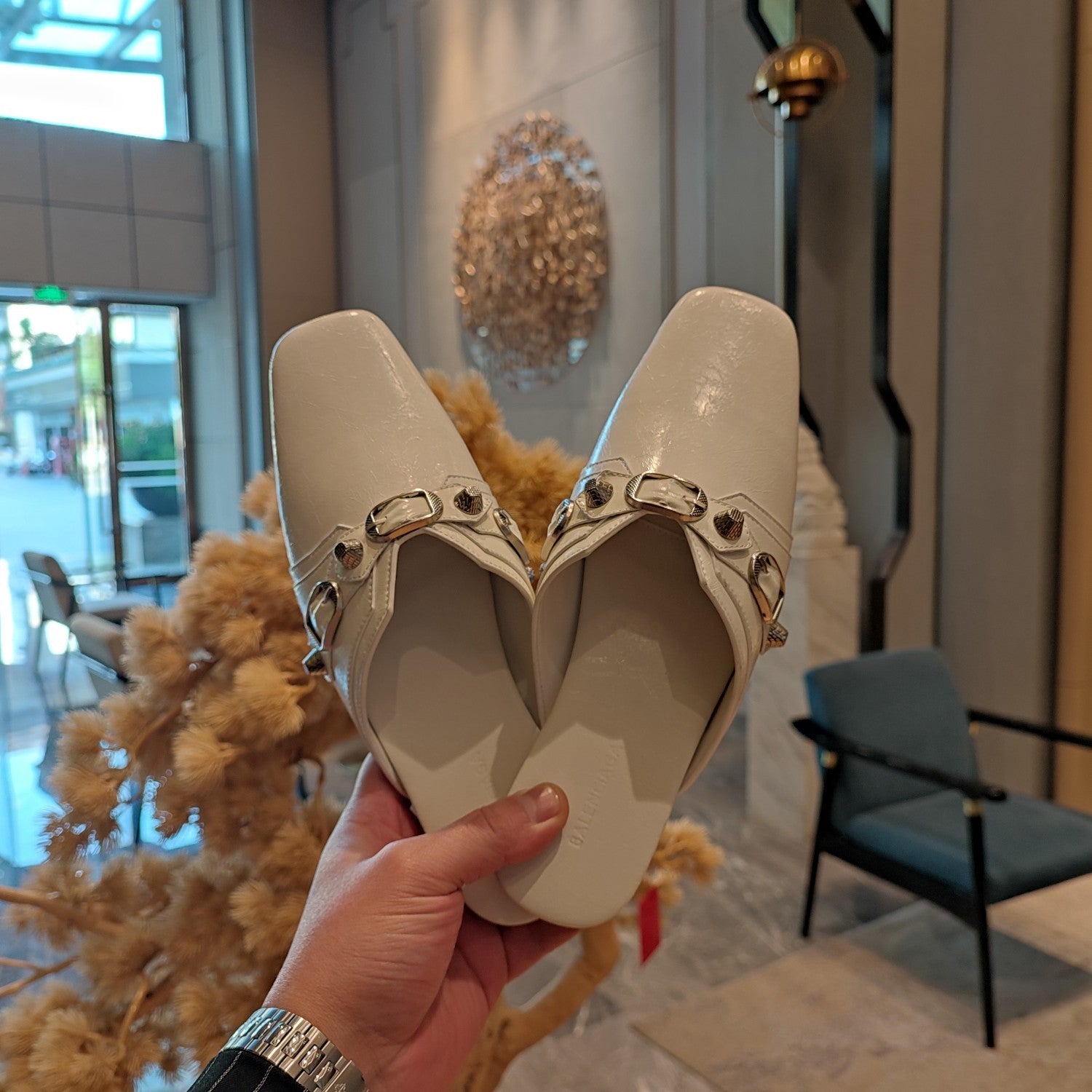 WHITE BUCKLE DETAIL FLAT MULES