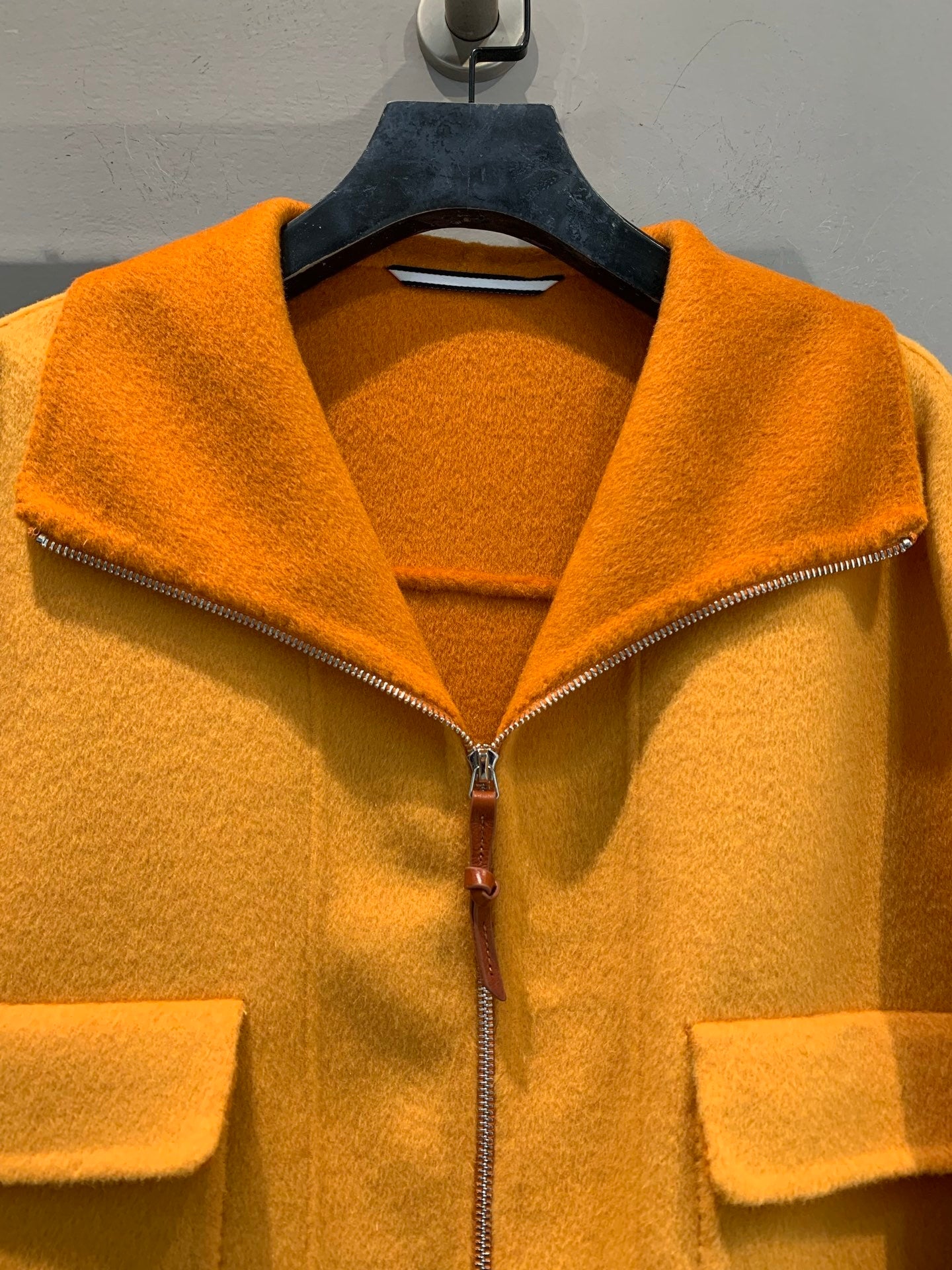SAFFRON CROPPED WOOL JACKET WITH ZIP FRONT & OVERSIZED COLLAR