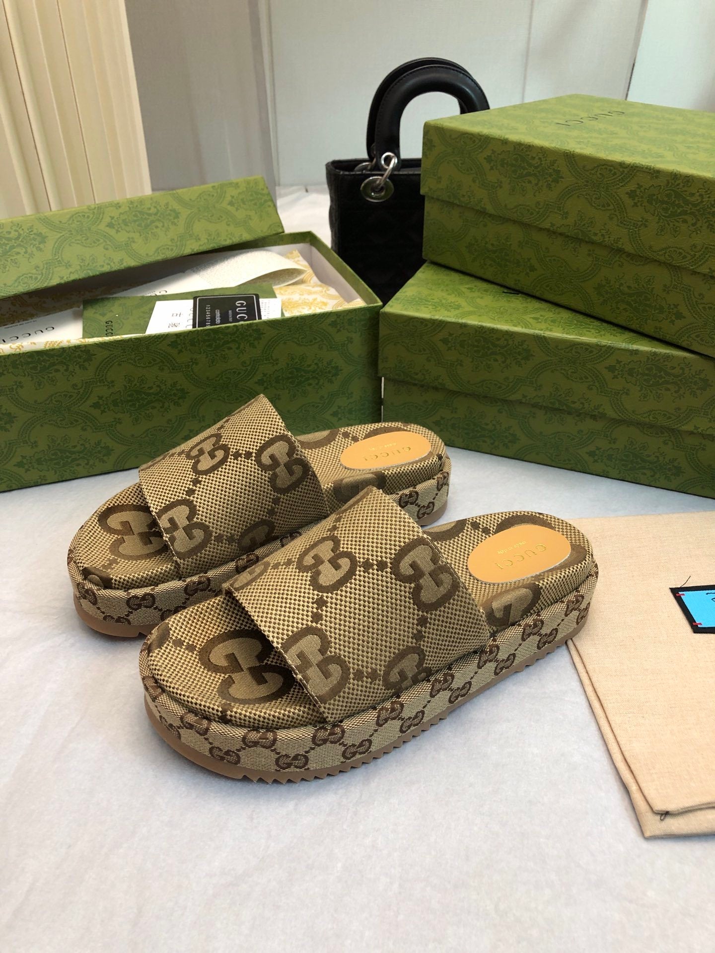 BEIGE MONOGRAM PLATFORM SLIDES
