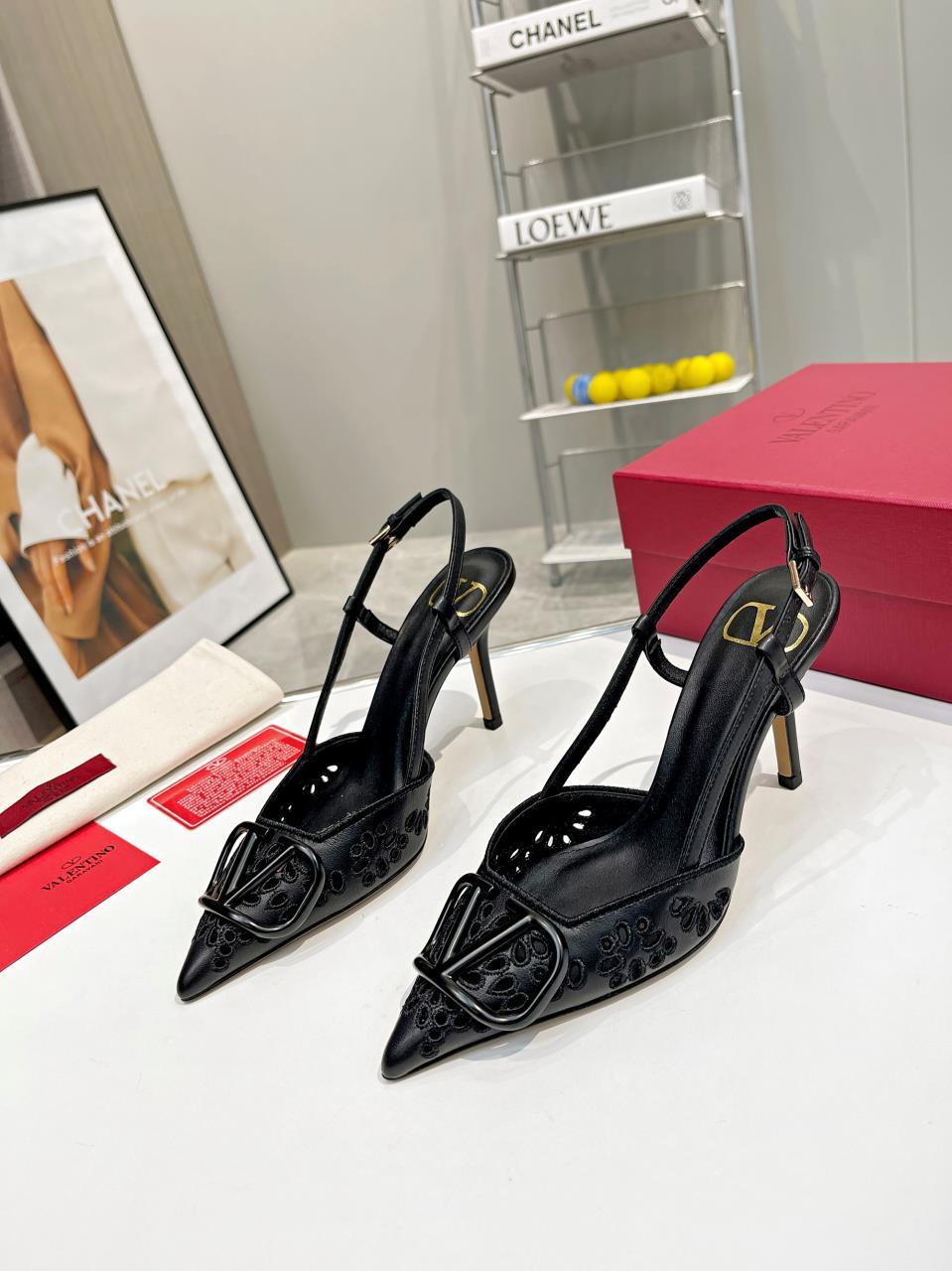 POINTED TOE SLINGBACK HEELS – BLACK CUTOUT DETAIL WITH STATEMENT BUCKLE