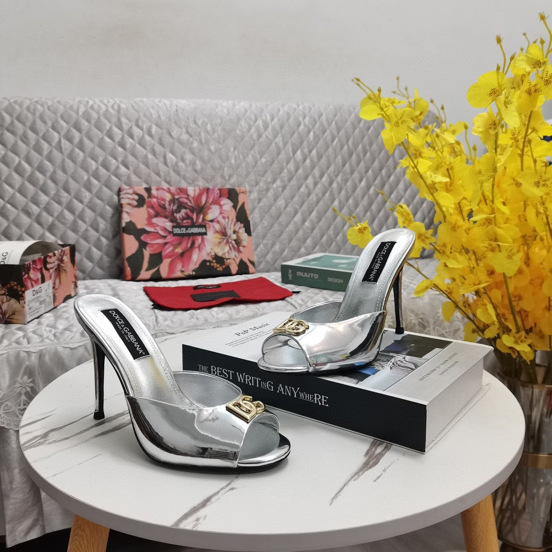 SILVER METALLIC MULE HEEL SANDALS WITH LOGO DETAIL