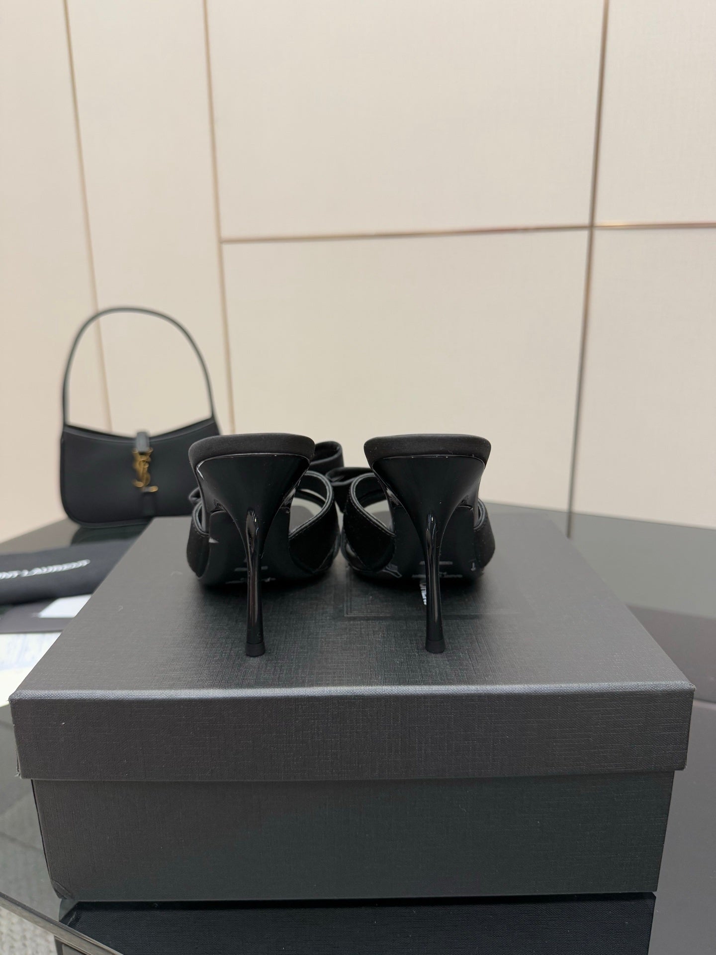 BLACK BOW DETAIL MULE HEELS