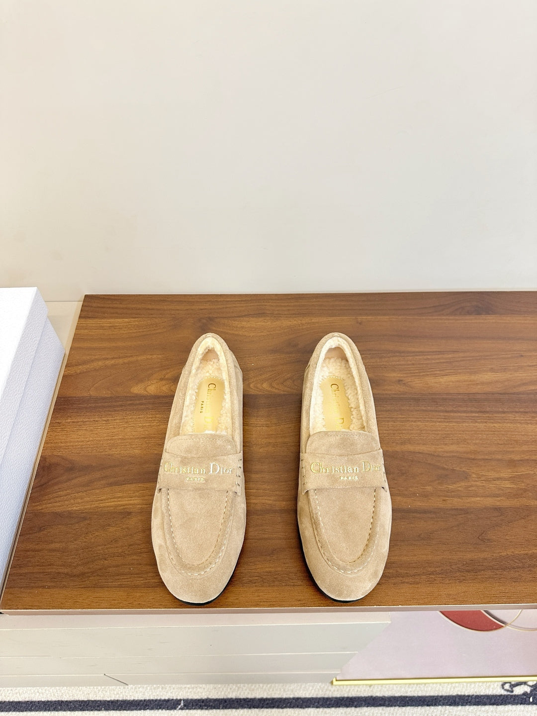 MEN’S BEIGE SUEDE FUR-LINED LOAFERS