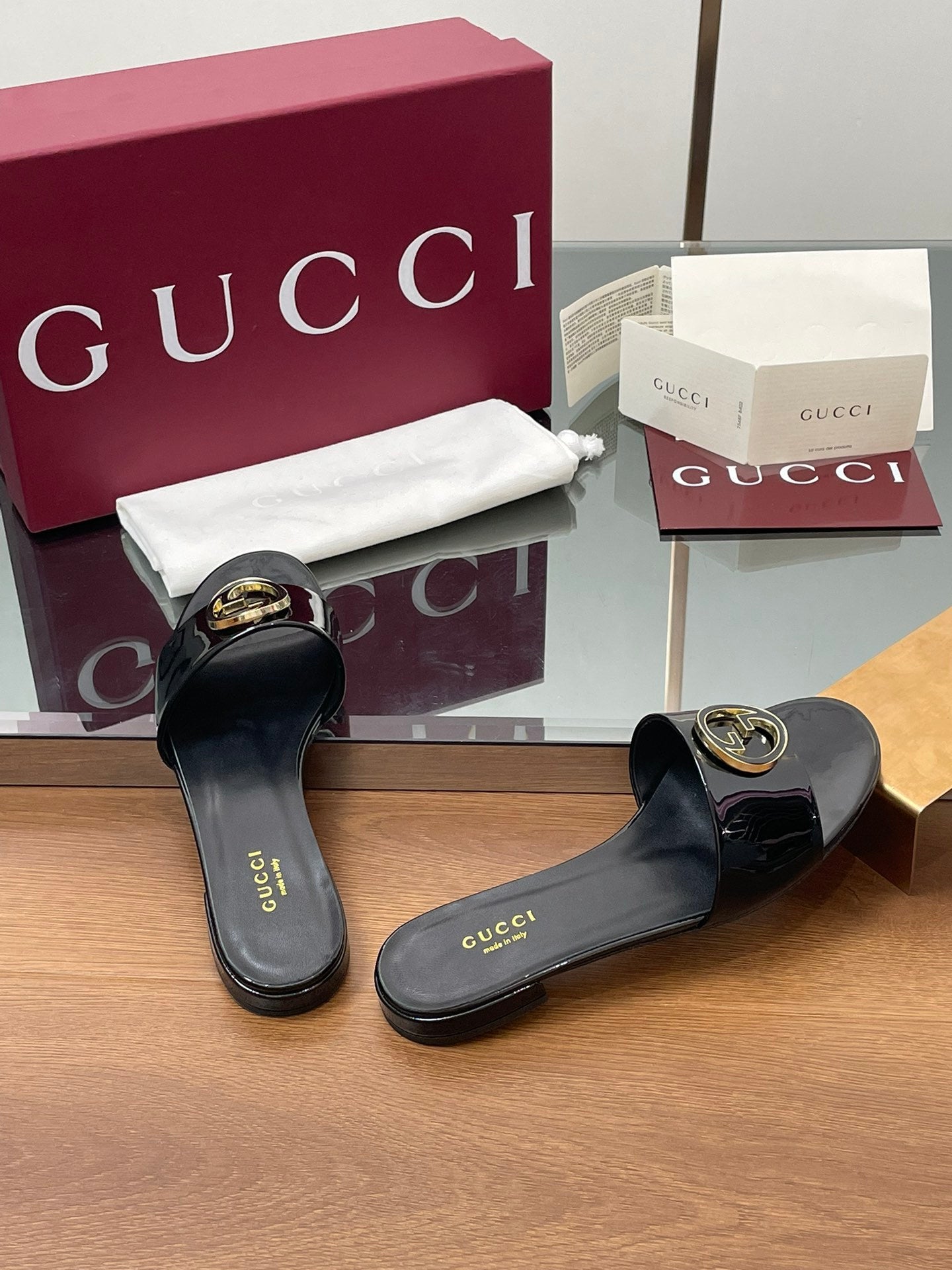 BLACK PATENT LOGO SLIDES
