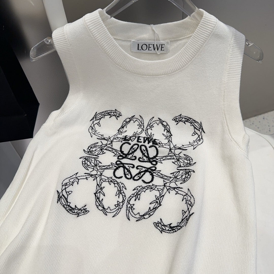 WHITE GRAPHIC PRINT SLEEVELESS TOP