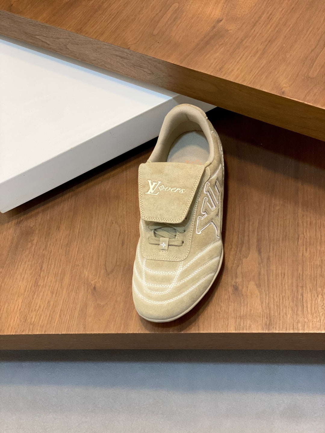 BEIGE SUEDE SNEAKERS