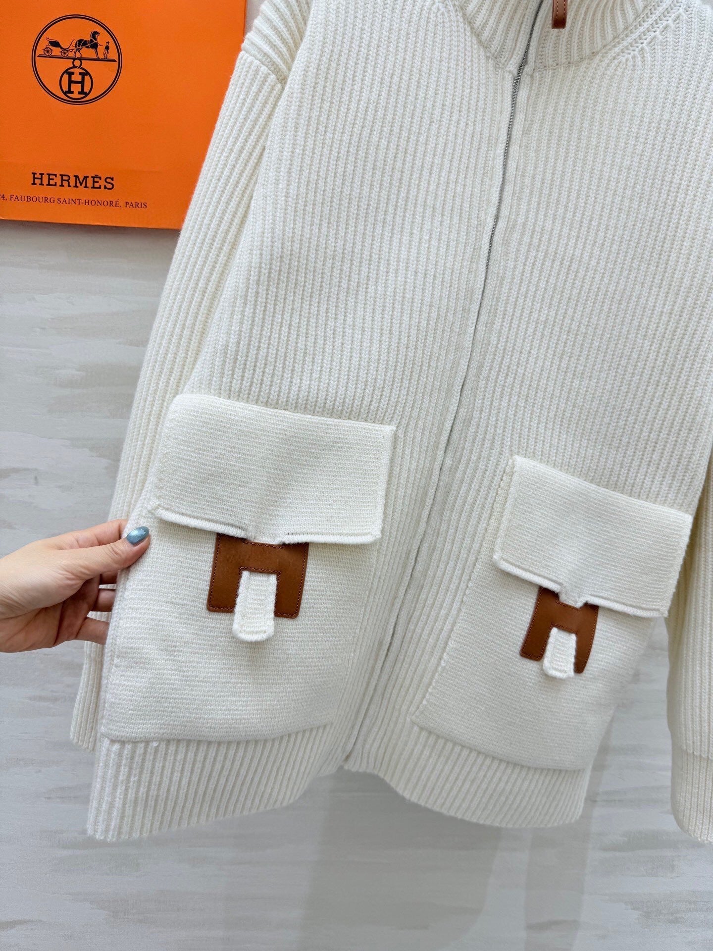 IVORY RIBBED KNIT ZIP CARDIGAN WITH FRONT FLAP POCKETS