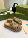 BEIGE MONOGRAM PLATFORM SLIDES