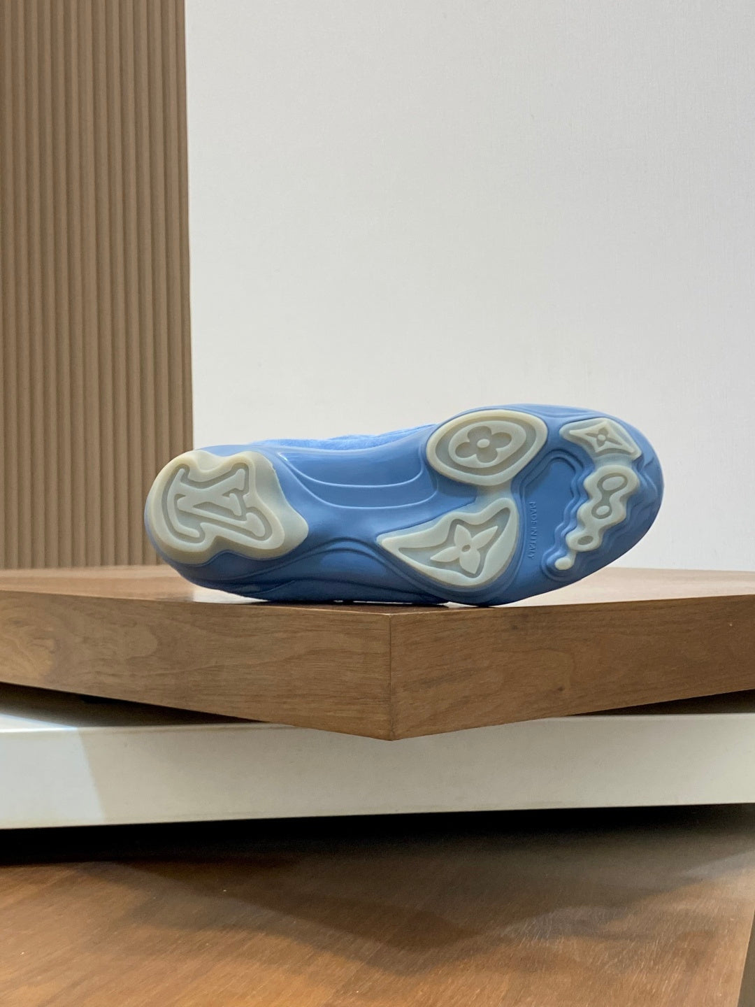 BLAUE WILDLEDER-SNEAKER