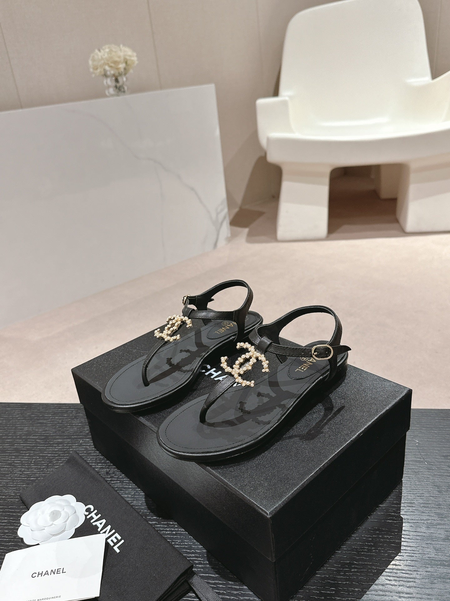 BLACK STRAP SANDALS
