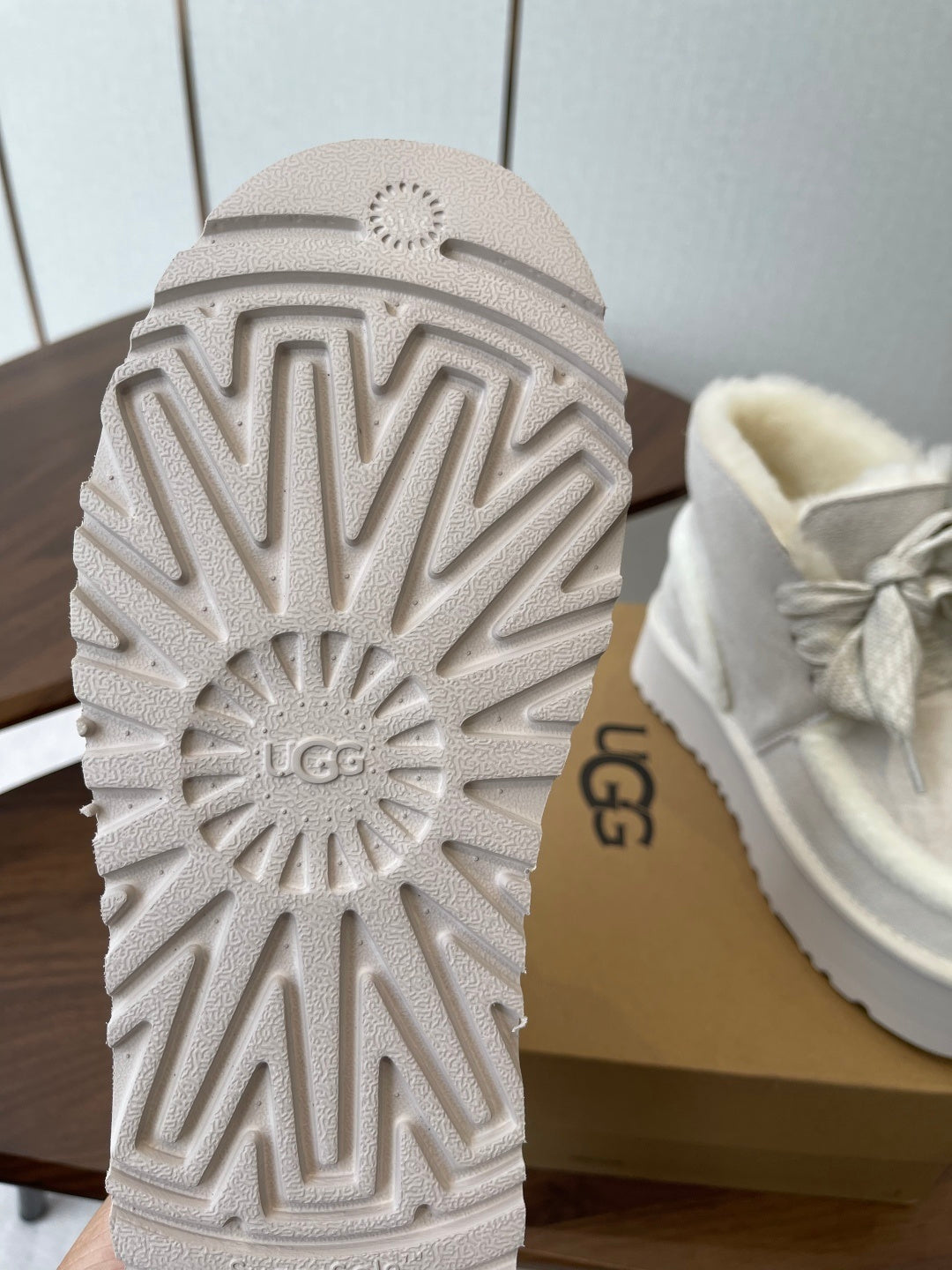 COZY PLATFORM BOOTS – CREAM